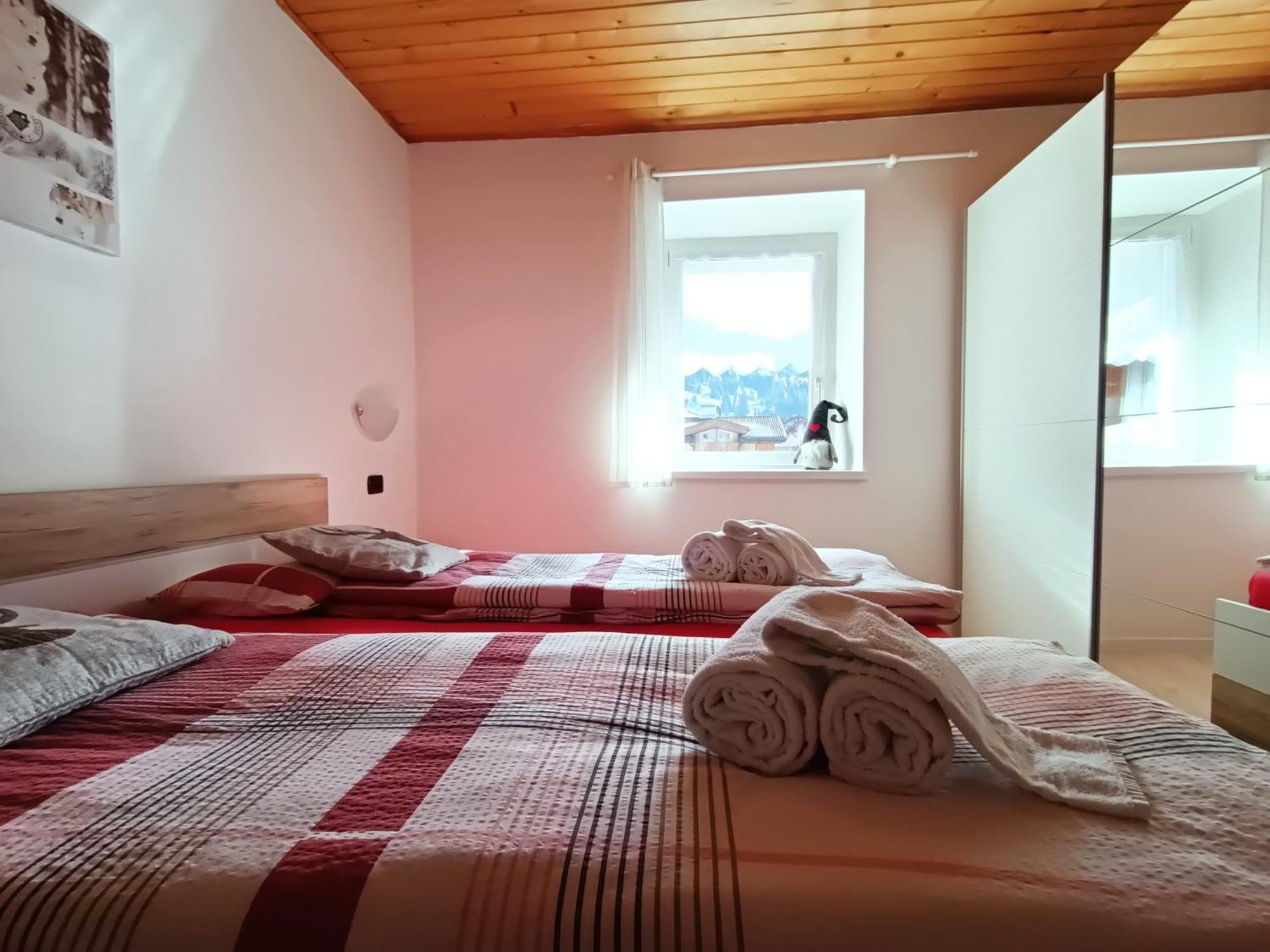 Casa Paola Apartment Pozza di Fassa Luaran gambar